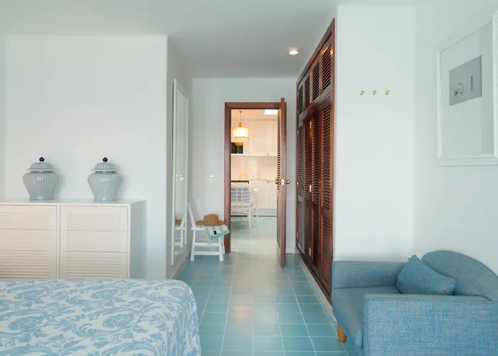 Holiday home Sea Front Caleton *