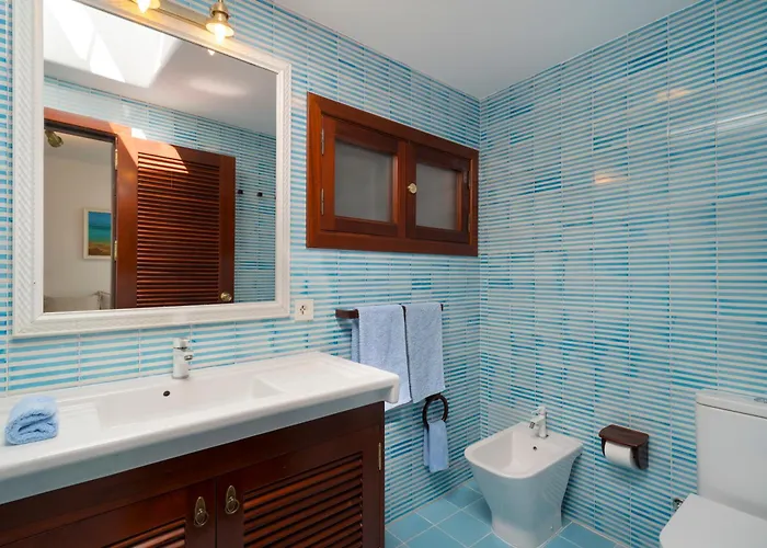 Holiday home Sea Front Caleton *