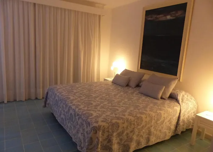 Holiday home Sea Front Caleton *